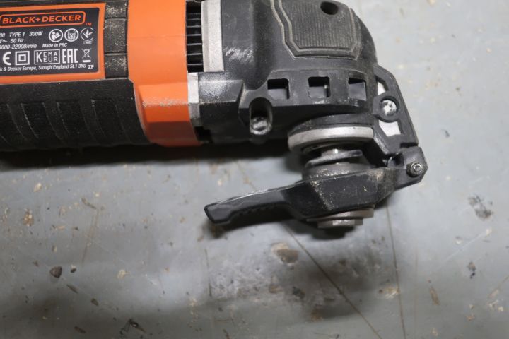 628323-6 Multi-tool, Black & Decker MT300