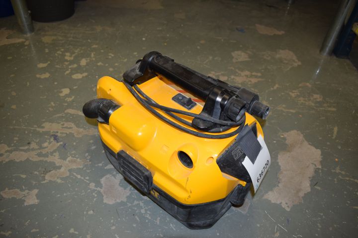 636720-3 Vacuum Cleaner, DeWalt DCV 584L