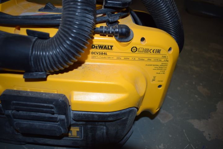 636720-4 Vacuum Cleaner, DeWalt DCV 584L