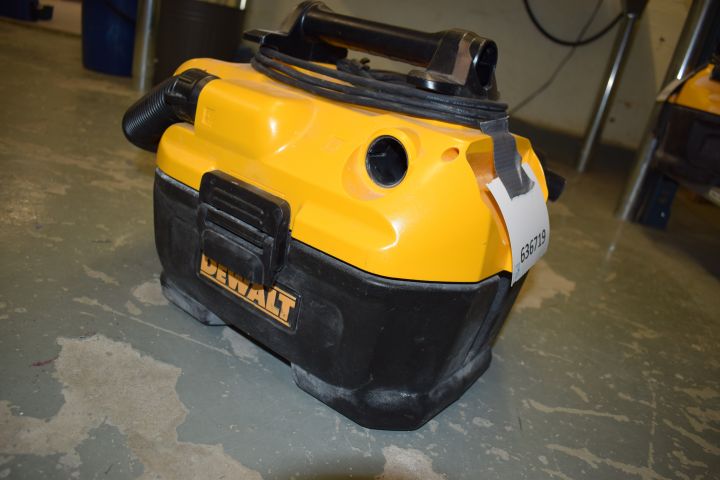 636719-2 Vacuum Cleaner, DeWalt DCV 584L