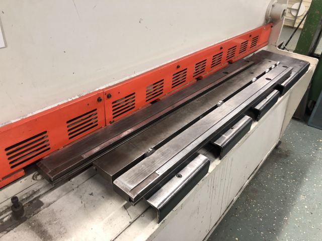 622126-14 Shearing machine LVD HST-C 31/6