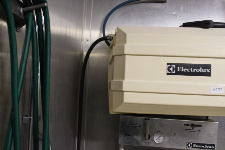637787-6 Spolanläggning högtryckstvätt Electrolux, väggmonterad