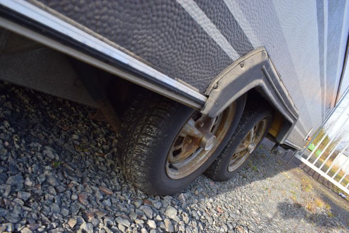 636774-4 Caravan bogie Cabby 590 GLX - NZP500 - 88