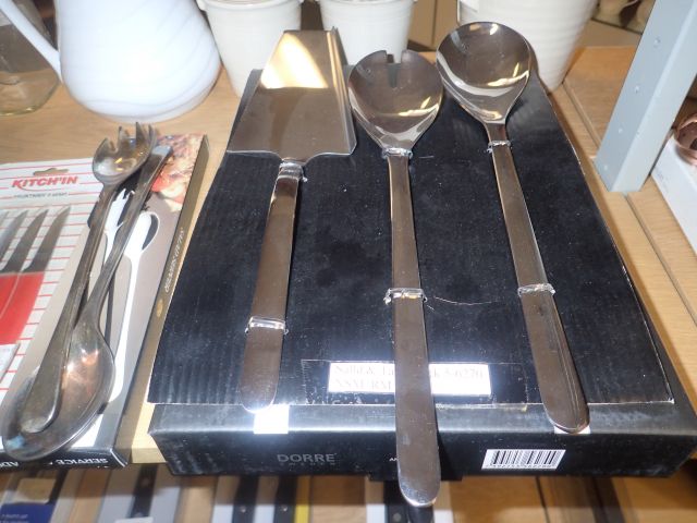 577550-7 Larger amount of cutlery / household utensils in different models