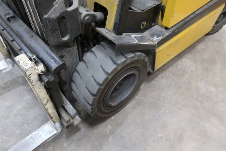 639480-8 Forklift truck Yale ERP 30 ALF E2145 incl. Charging station - 1995 * Updated info *