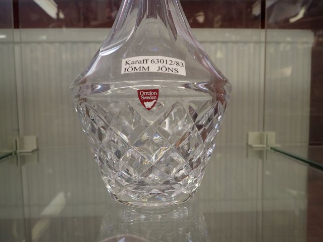 577563-2 Orrefors carafe