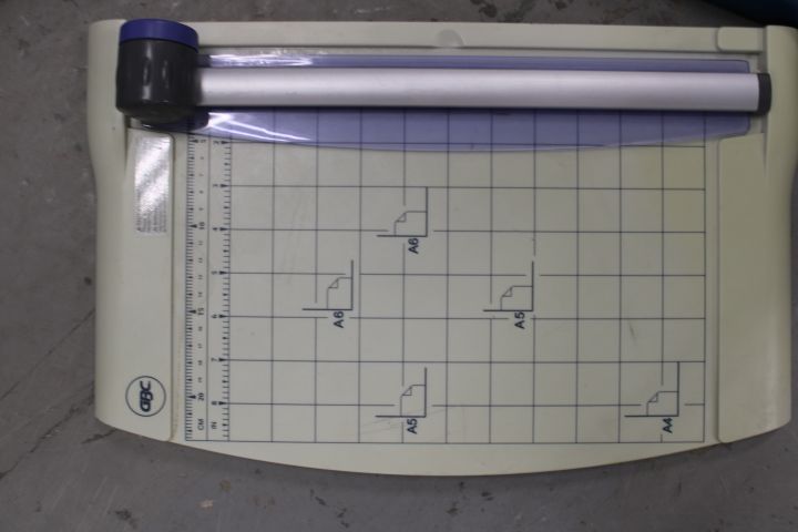 629886-6 Cutting Machine - Dahle 561 & GBC