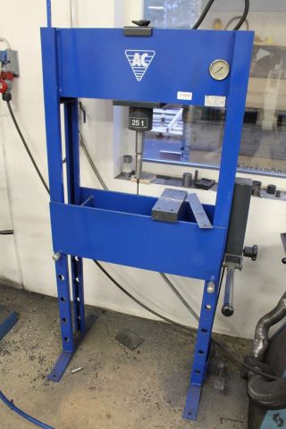 626028-1 Verkstadspress AC 25 ton -2014