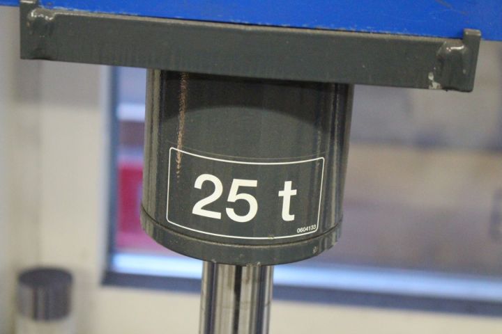 626028-2 Verkstadspress AC 25 ton -2014