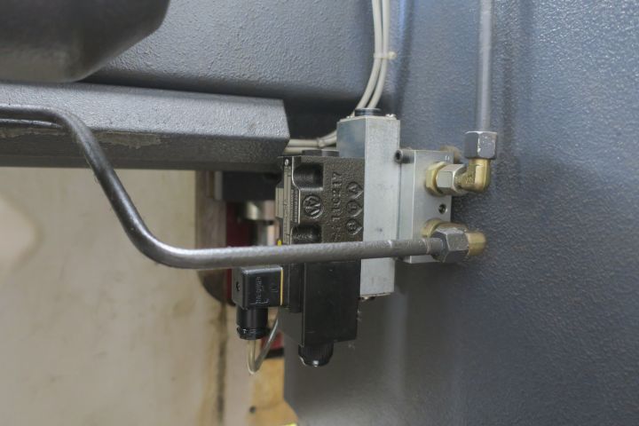 622137-10 Press break Bayler IV 30x1550