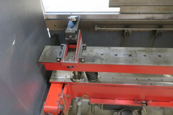 622137-12 Press break Bayler IV 30x1550