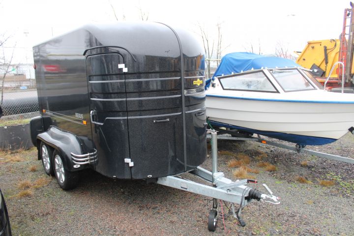 626170-1 Täckt släpvagn Humbaur Rexus 1400KG (750kg) -2015