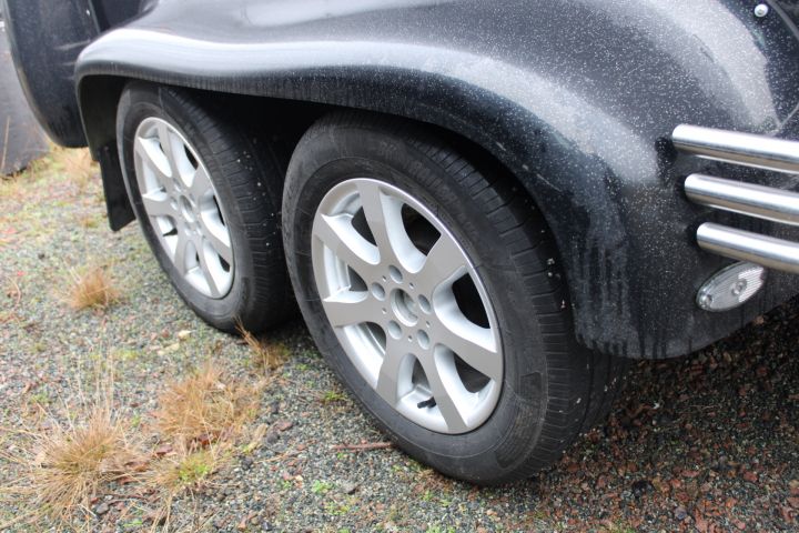 626170-8 Täckt släpvagn Humbaur Rexus 1400KG (750kg) -2015