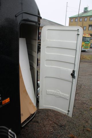 626170-11 Täckt släpvagn Humbaur Rexus 1400KG (750kg) -2015