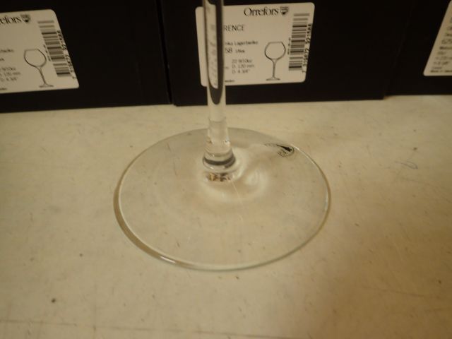 617336-3 9 pieces of wine glass Orrefors Difference Mature 65 cl