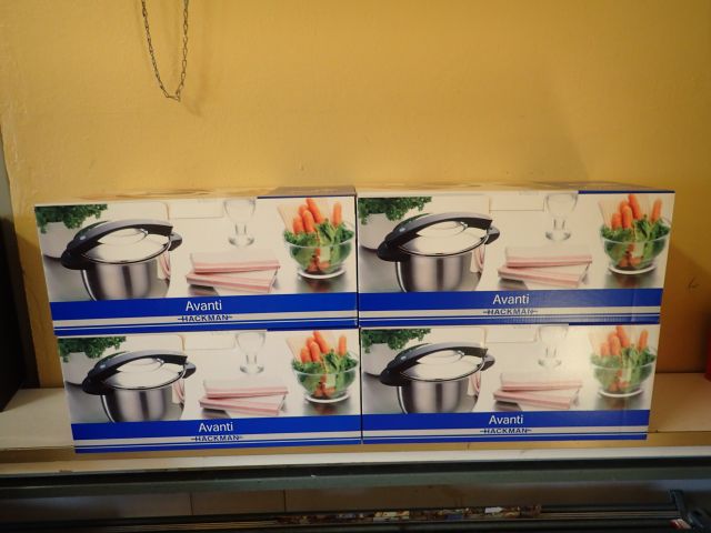 617364-1 4 pans "Avanti" Hackman