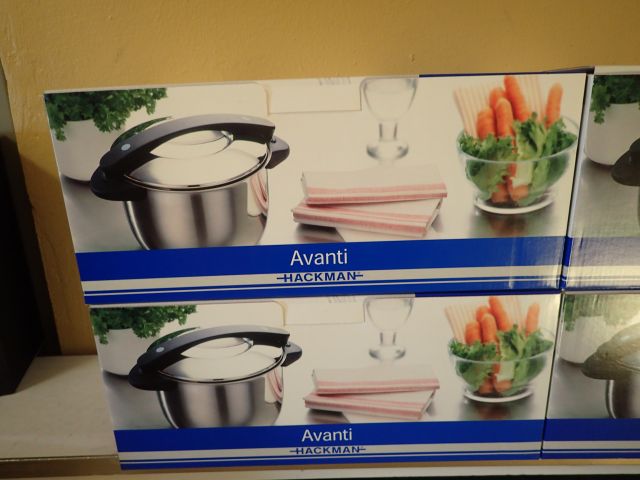 617364-3 4 pans "Avanti" Hackman