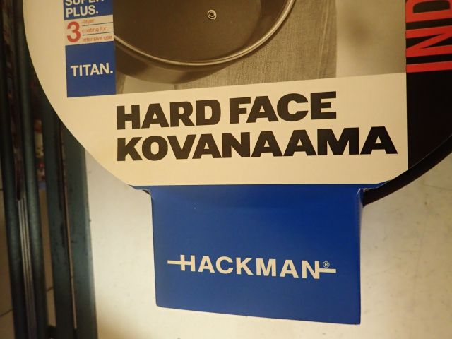 617403-4 Tractor pan with lid Hackman & Cutting Board Anti-slip Bamboo Dorre