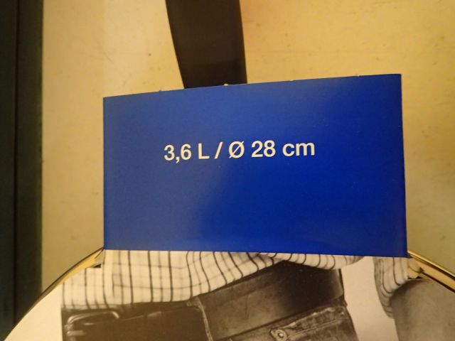 617403-6 Tractor pan with lid Hackman & Cutting Board Anti-slip Bamboo Dorre