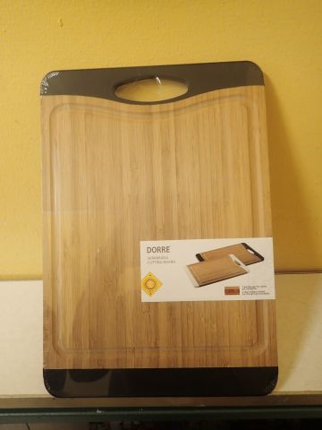 617403-7 Tractor pan with lid Hackman & Cutting Board Anti-slip Bamboo Dorre