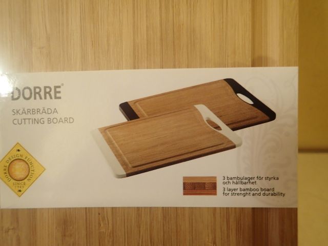 617403-8 Tractor pan with lid Hackman & Cutting Board Anti-slip Bamboo Dorre