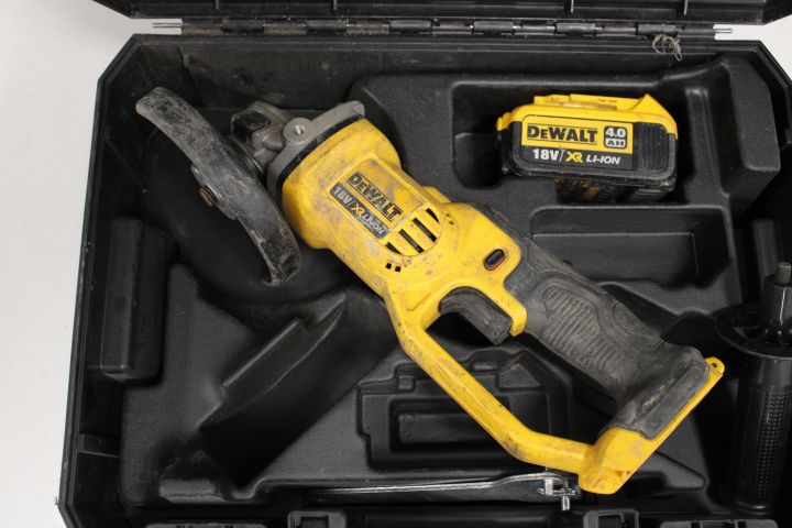629907-7 Angle grinder - DeWalt DCG 412