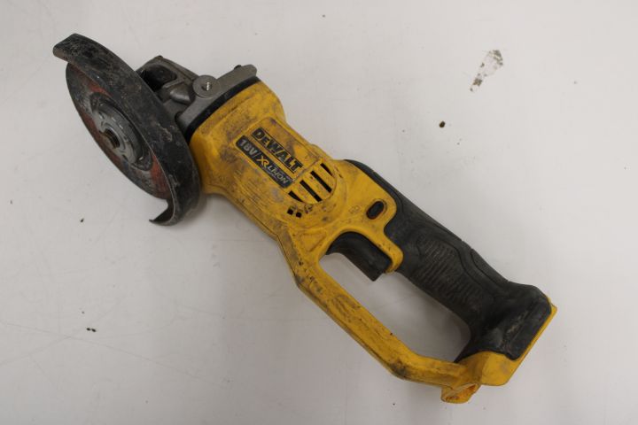 629907-3 Angle grinder - DeWalt DCG 412