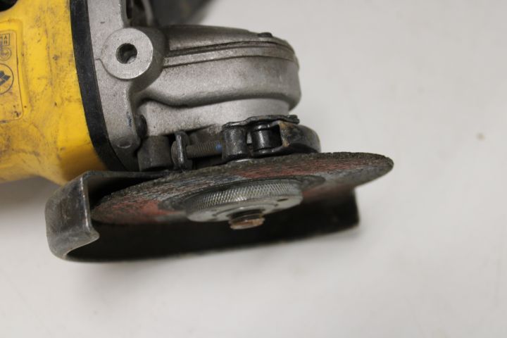629907-6 Angle grinder - DeWalt DCG 412