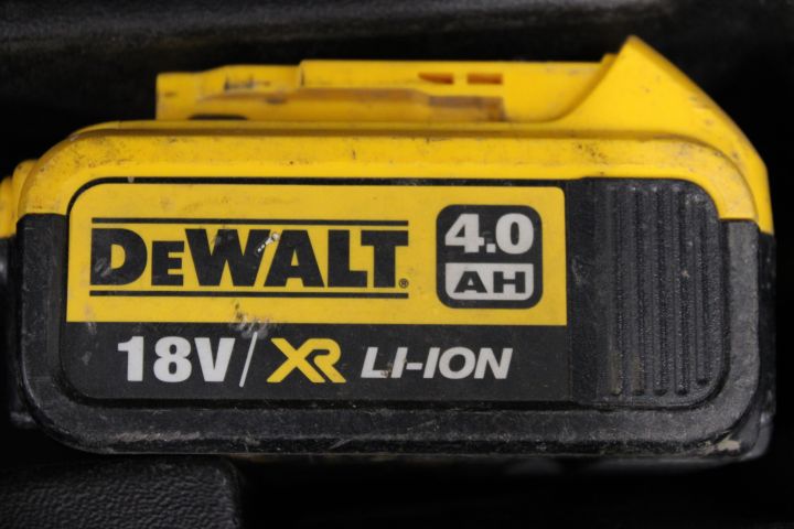 629907-5 Angle grinder - DeWalt DCG 412