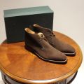 635854-1 Herrskor Crockett & Jones Tetbury DK Brown Dainite Studded Suede, strl 10,5E