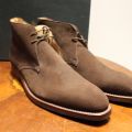 635854-2 Herrskor Crockett & Jones Tetbury DK Brown Dainite Studded Suede, strl 10,5E