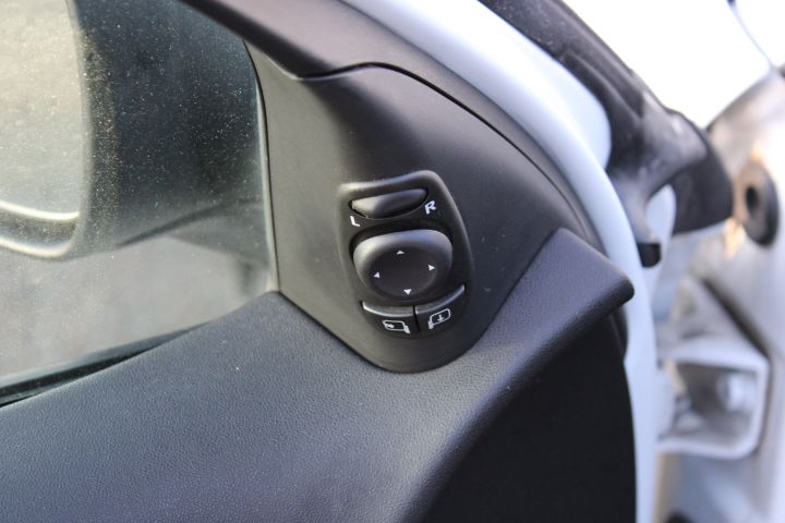 644609-28 SAAB 9-3x TTid (20551mil) OUA578 -10