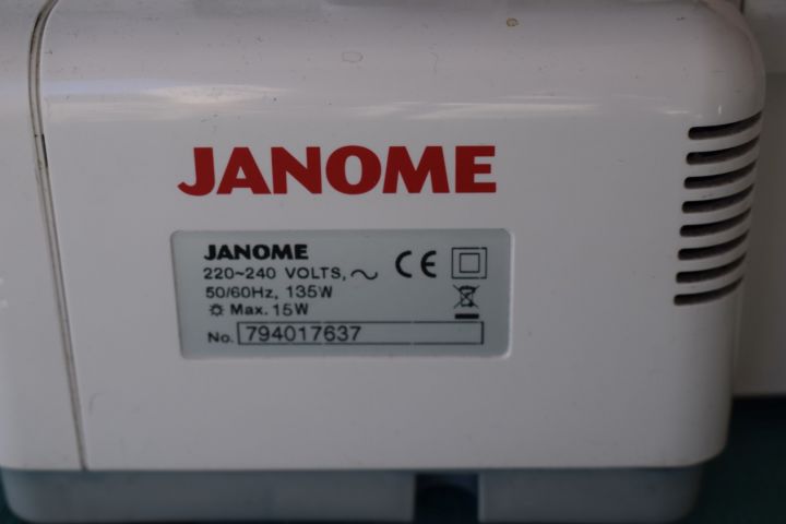 386775-7 Overlock symaskin Janome My Lock 744D
