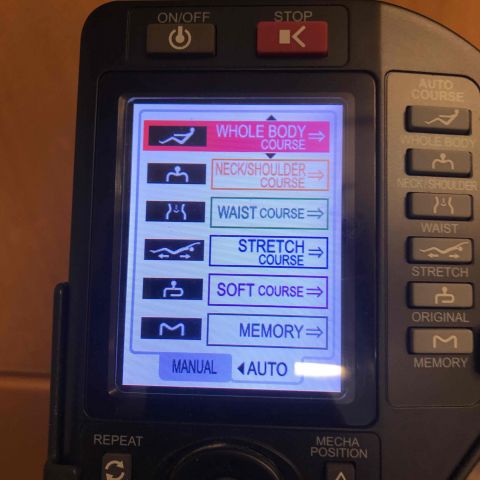 524379-4 Cyber-Relax massage chair