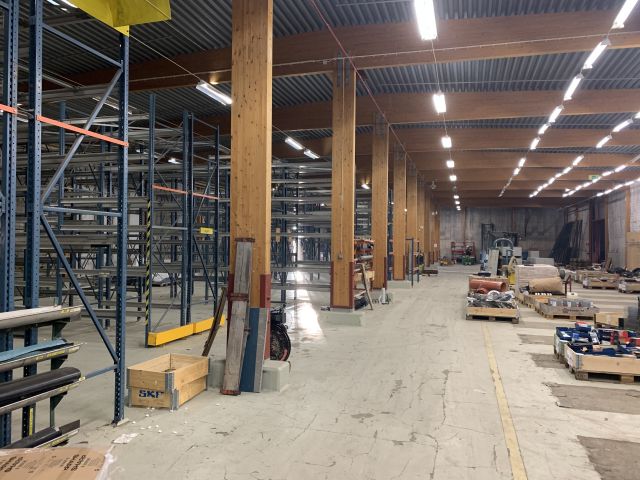 618198-4 Pallställ med ca 60 pallplatser.