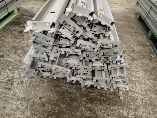 618198-10 Pallställ med ca 60 pallplatser.