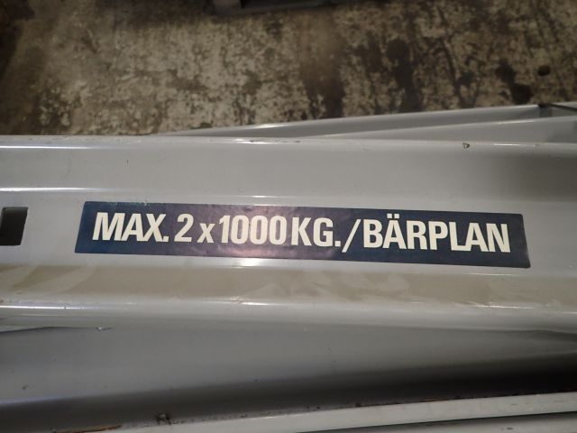 618198-11 Pallställ med ca 60 pallplatser.
