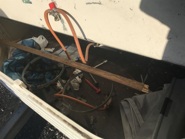 647510-12 Caravan Cabby 590 GLX (NZP 500)