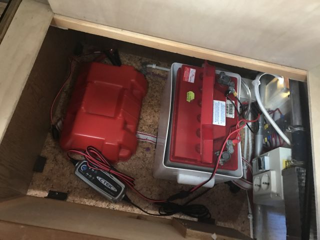 647510-26 Caravan Cabby 590 GLX (NZP 500)