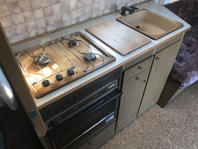 647510-30 Caravan Cabby 590 GLX (NZP 500)