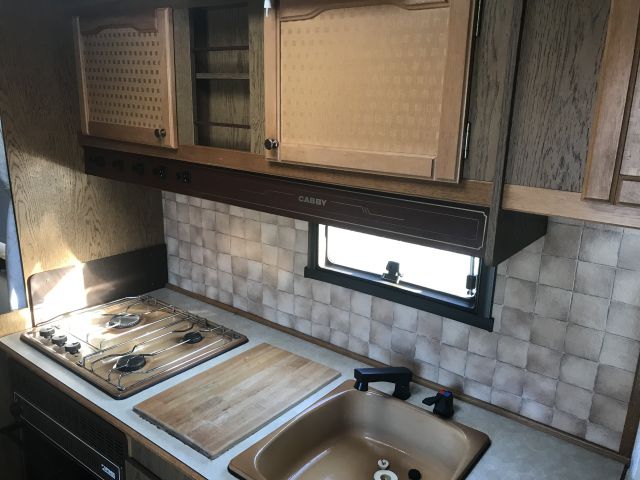 647510-33 Caravan Cabby 590 GLX (NZP 500)