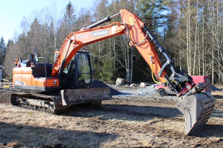 647533-2 Crawler excavator Doosan DX with planer bucket -15 Hours: 2497.2