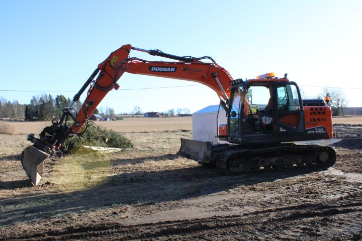 647533-8 Crawler excavator Doosan DX with planer bucket -15 Hours: 2497.2