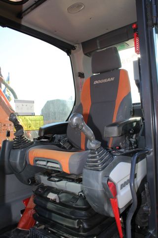 647533-34 Crawler excavator Doosan DX with planer bucket -15 Hours: 2497.2