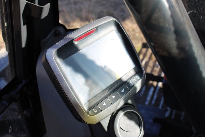 647533-37 Crawler excavator Doosan DX with planer bucket -15 Hours: 2497.2