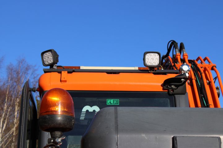 647533-54 Crawler excavator Doosan DX with planer bucket -15 Hours: 2497.2