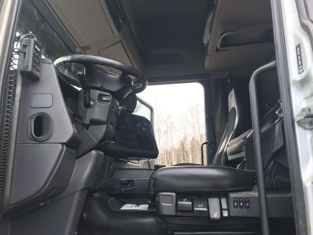 647645-29 Scania R500 6x2 tractor unit 2013 (DYT098)