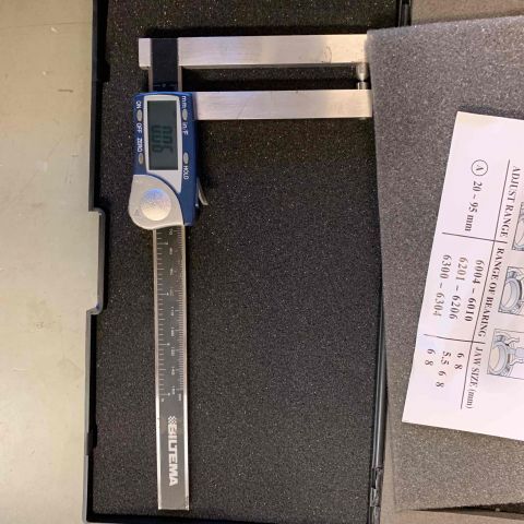 524278-4 Elektrisk bromsvätsketestare Würth, digitalt skjutmått Biltema