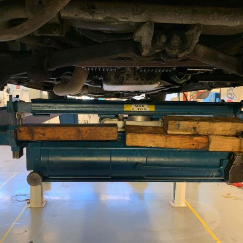 524287-7 Car lift pneumatic 4-pallet lift Koni KO 4025 2500kg -1979
