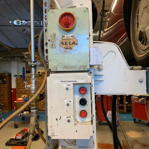 524287-10 Car lift pneumatic 4-pallet lift Koni KO 4025 2500kg -1979